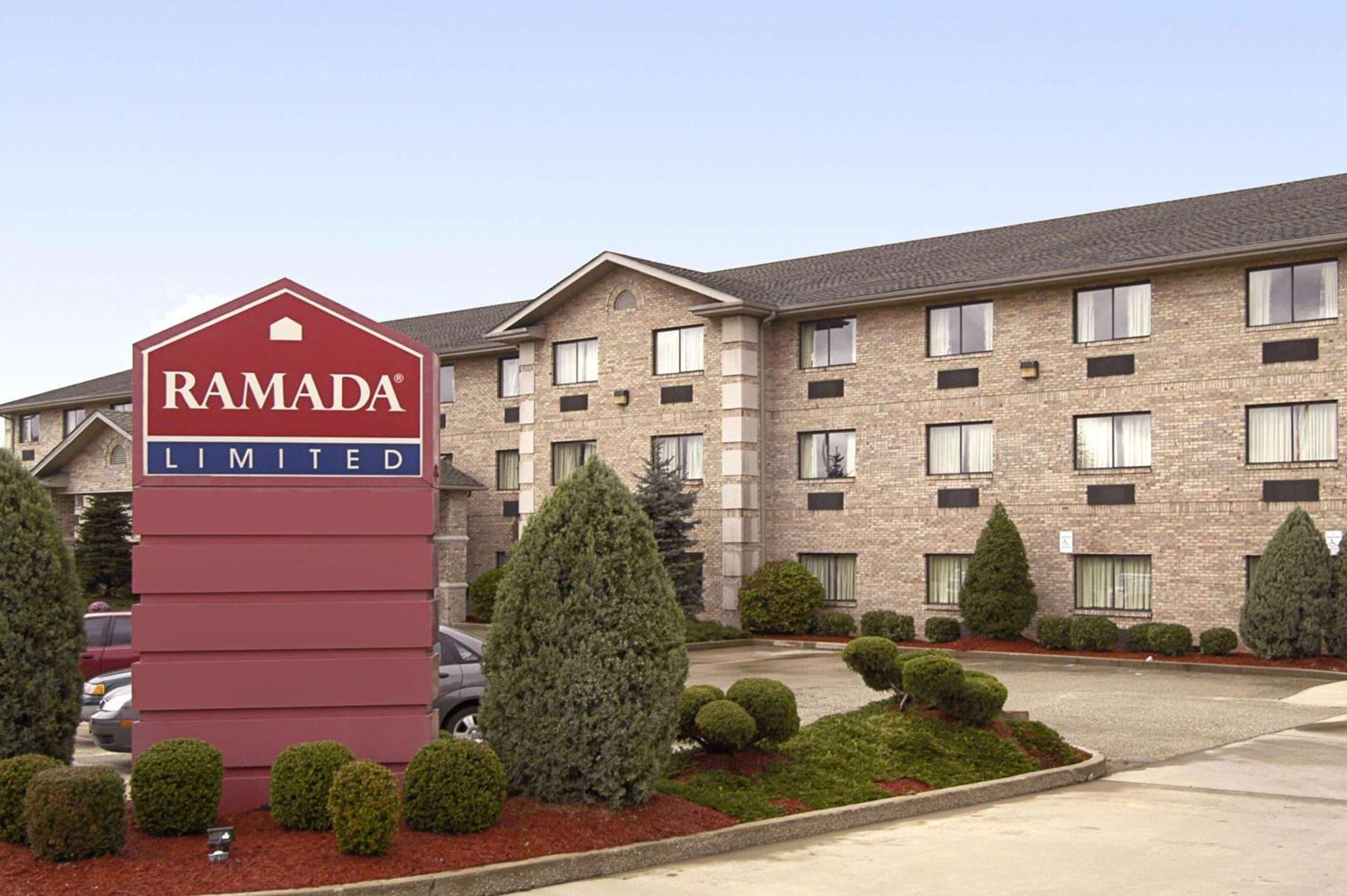 Отель Ramada Limited - Маунт-Стерлинг Экстерьер фото